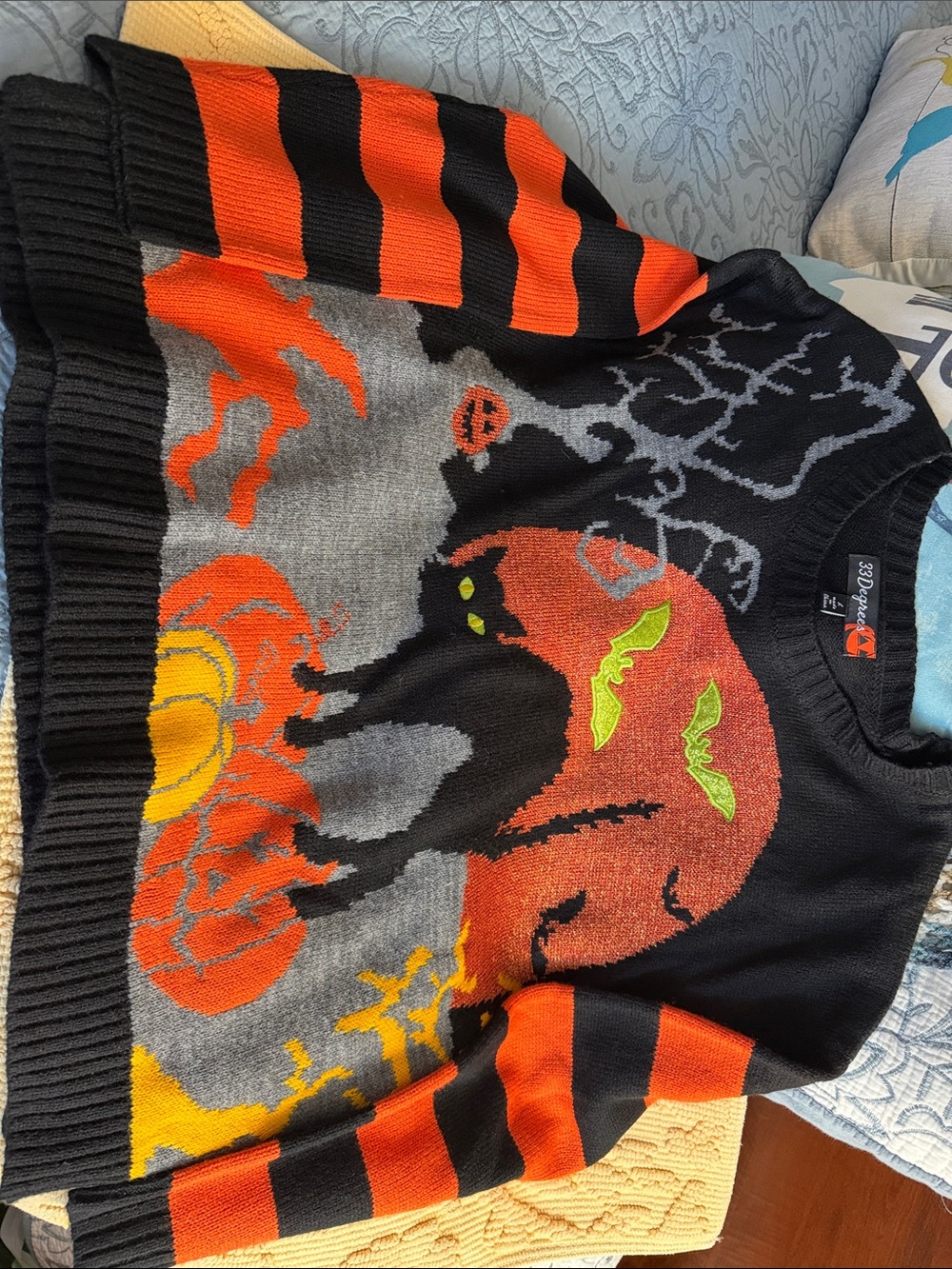 33Degrees Black & Orange Halloween Graphic Knit Sweater PREOWNED Size Large
